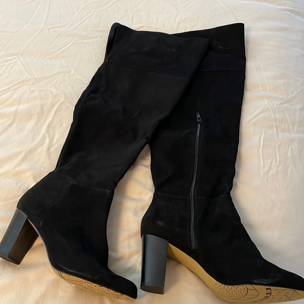 Bella Vita Knee-High Black Suede Heeled Boots, Size 9W.  Brand new without box
